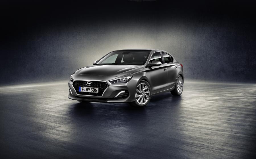  Hyundai i30 Fastback (PD) 2017 года  (WW) (фото 1 из 51)